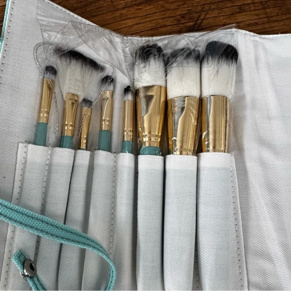 NEW Carmindy & Co. Professional Makeup Brush Set and Brush Roll ~